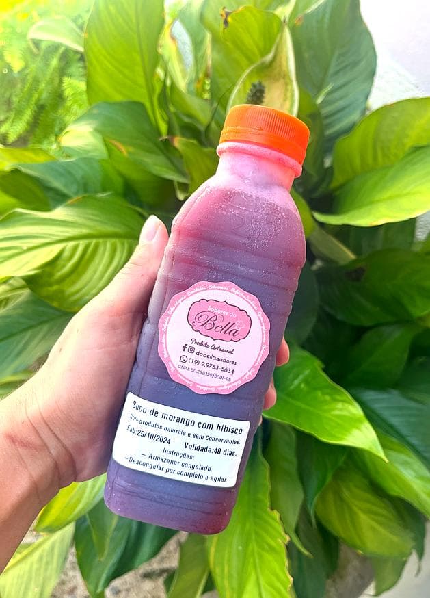 Suco de morango com chá de hibisco